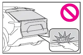 Subaru Solterra back door closer mechanism engaging to fully close door